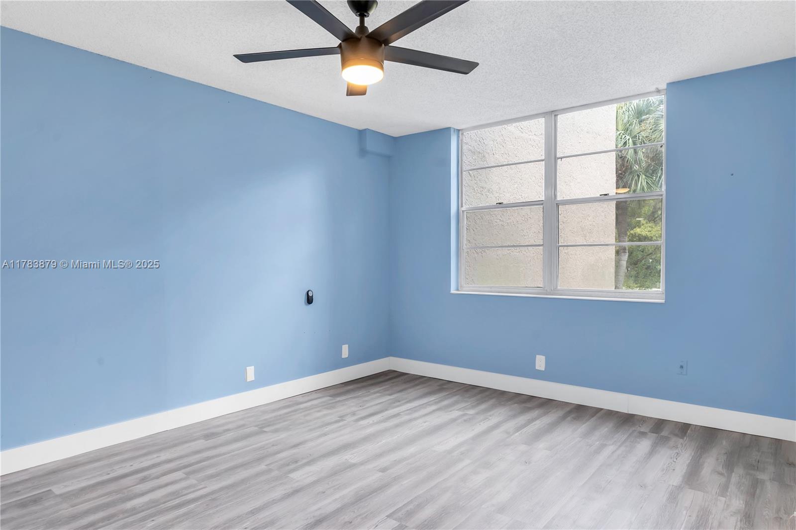 9460 Tangerine Pl 202