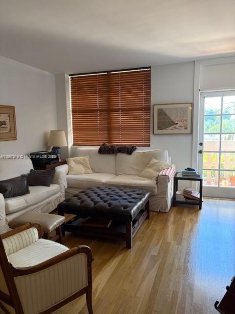 90 Edgewater Dr 505