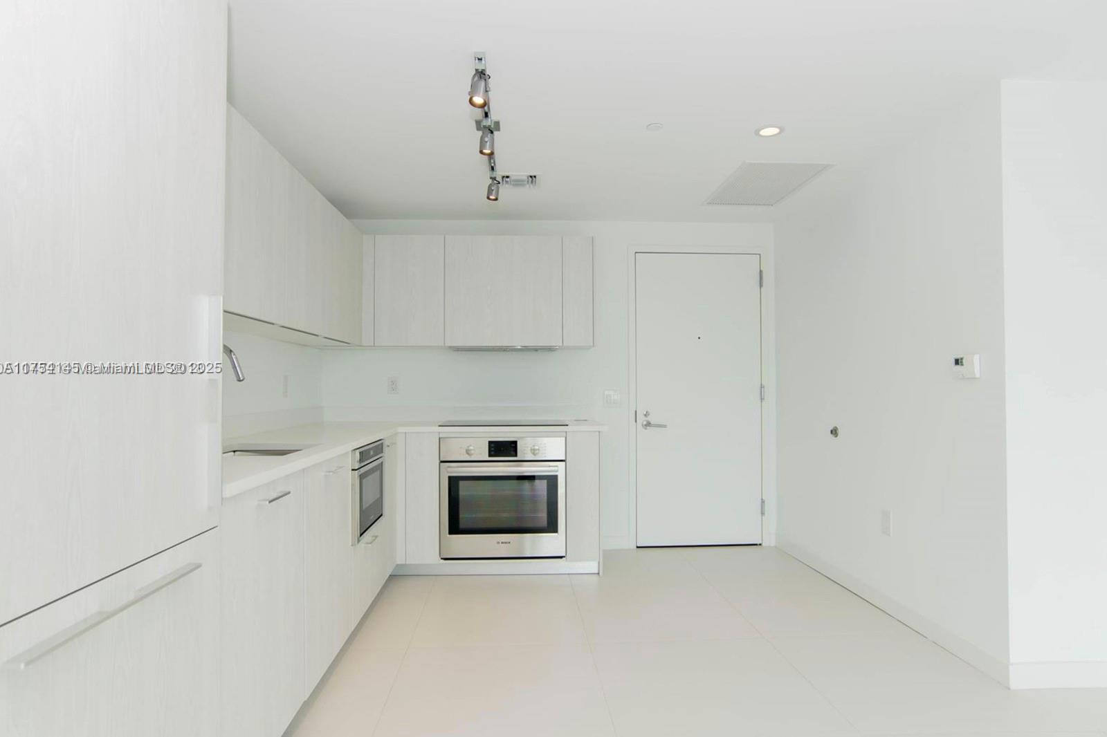501 NE 31st St 2009
