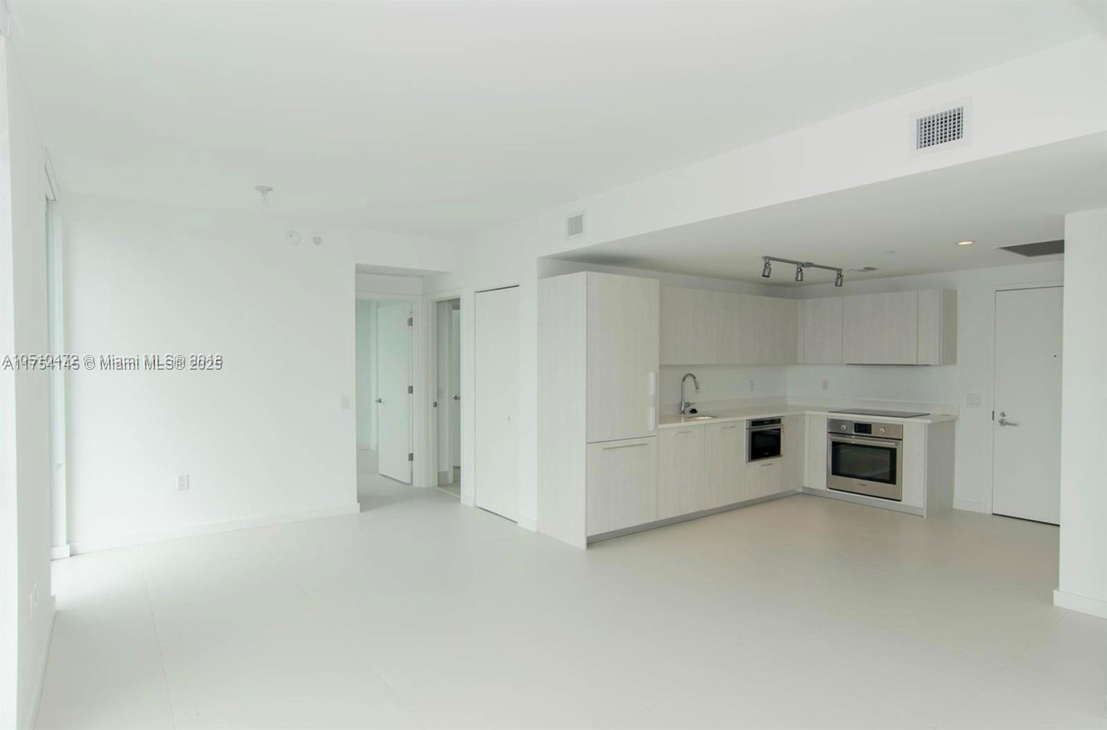 501 NE 31st St 2009