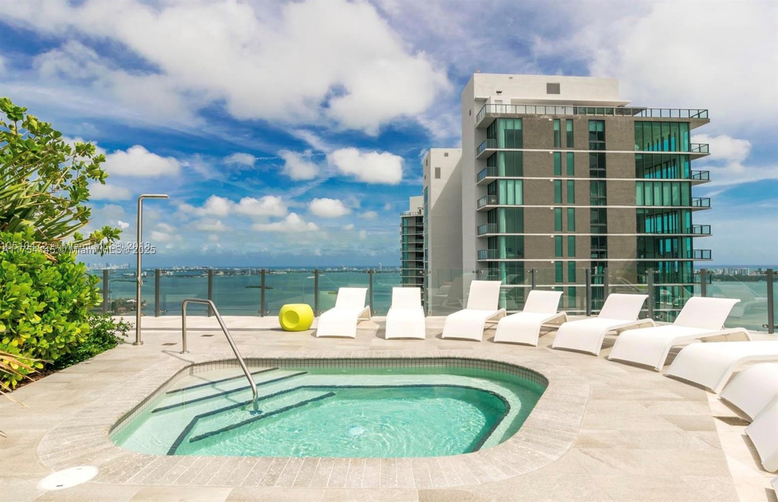 PARAISO BAYVIEWS CONDO - Residential