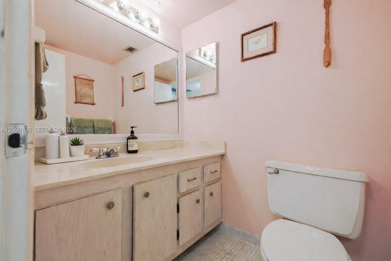 HALLMARK OF HOLLYWOOD CON - Residential Lease