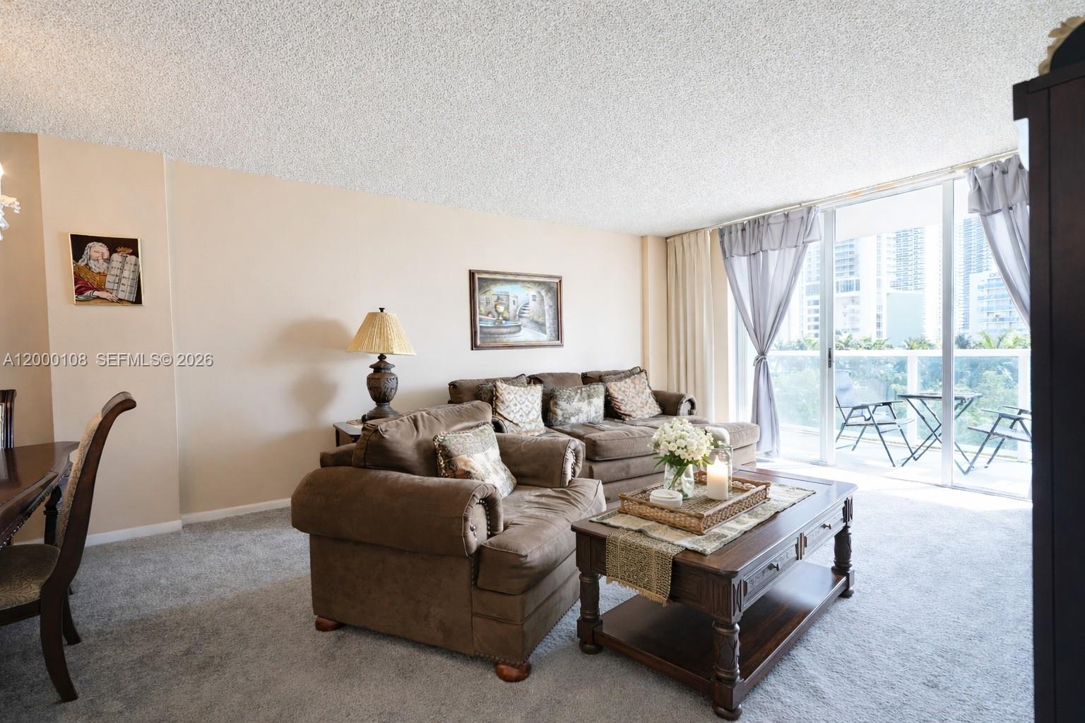 HALLMARK OF HOLLYWOOD CON - Residential Lease