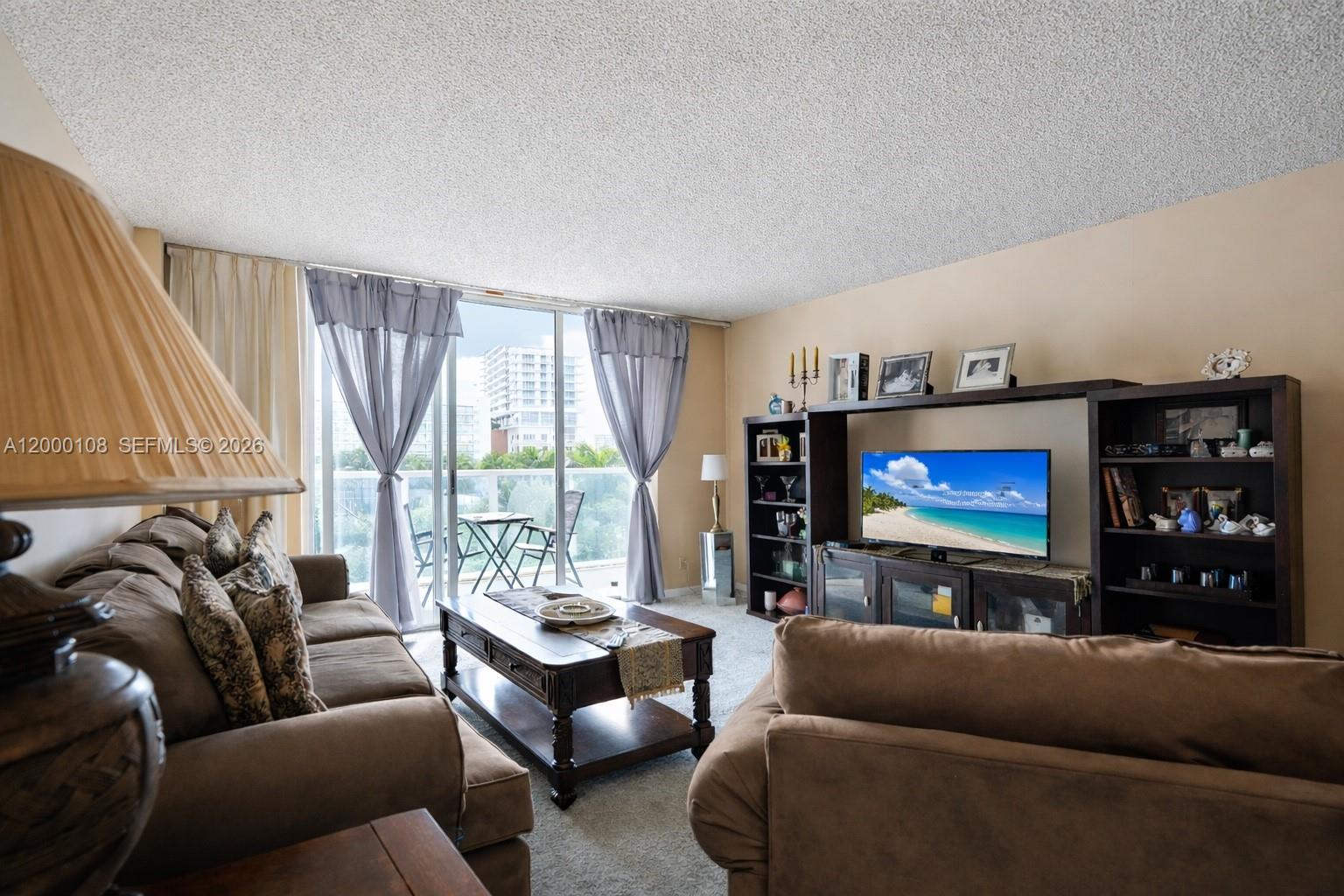 HALLMARK OF HOLLYWOOD CON - Residential Lease