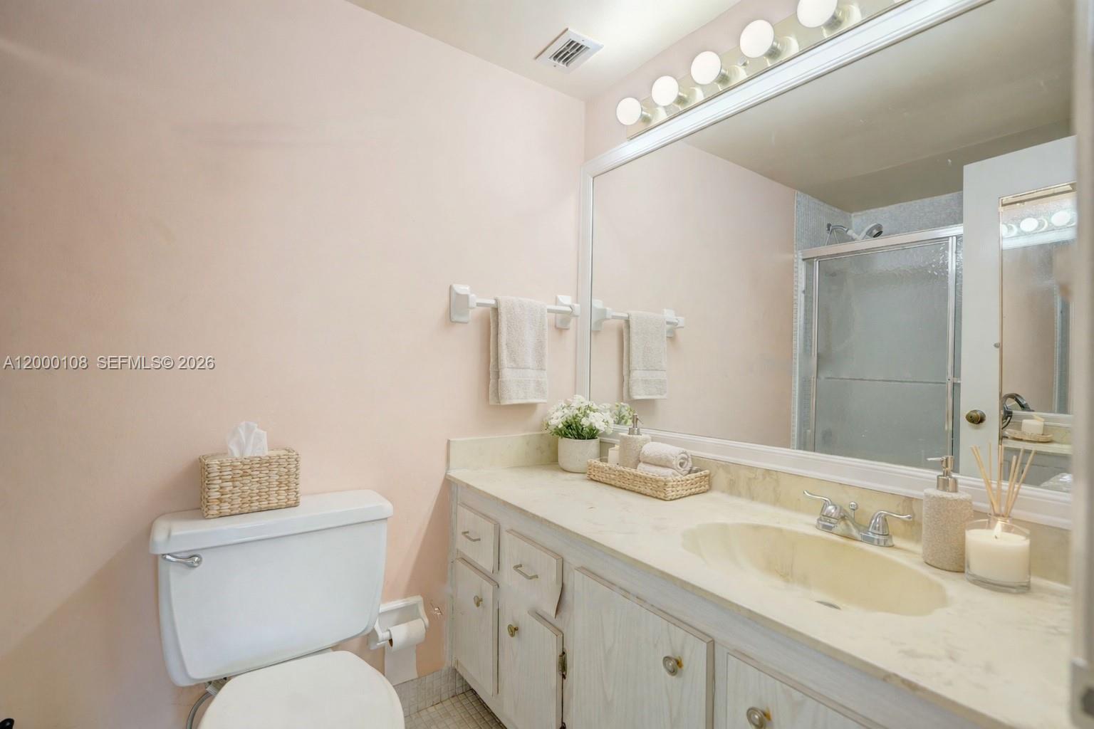 HALLMARK OF HOLLYWOOD CON - Residential Lease