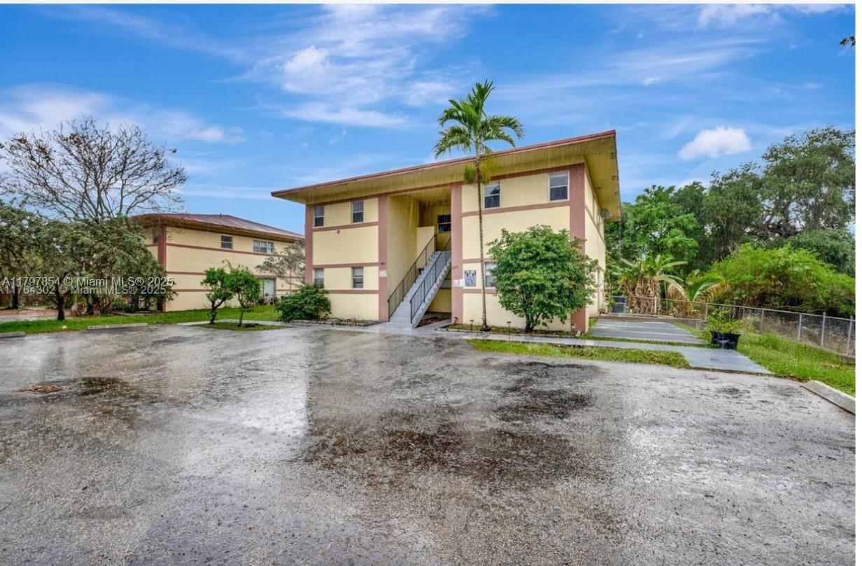 825 Sw 10th St C, Hallandale Beach, Broward County, Florida - 2 Bedrooms  
2 Bathrooms - 
