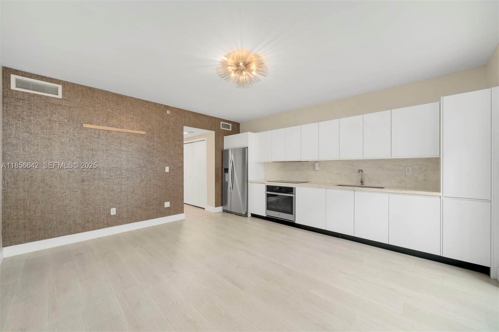 ARTECITY GOVERNOR CONDO - Residential