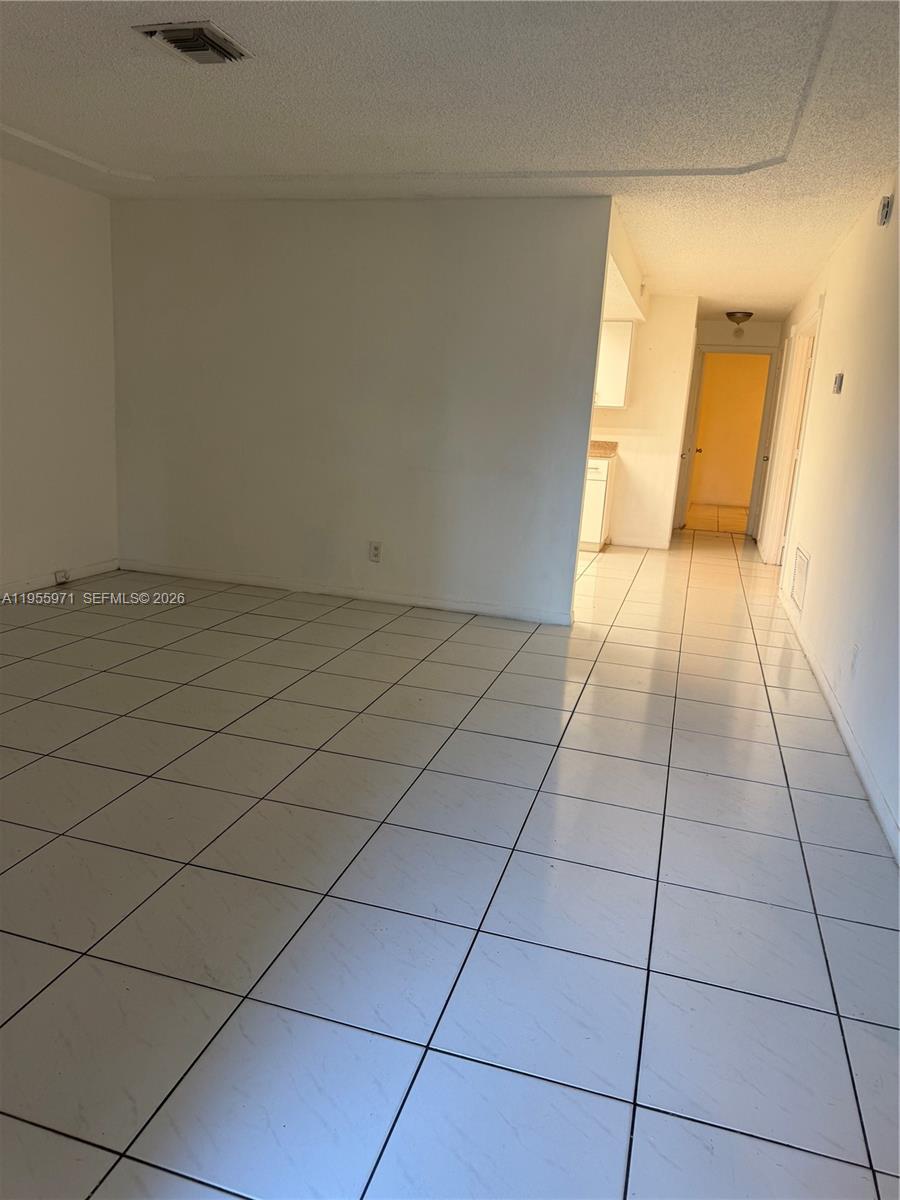 BROADVIEW COUNTRY CLUB - Residential