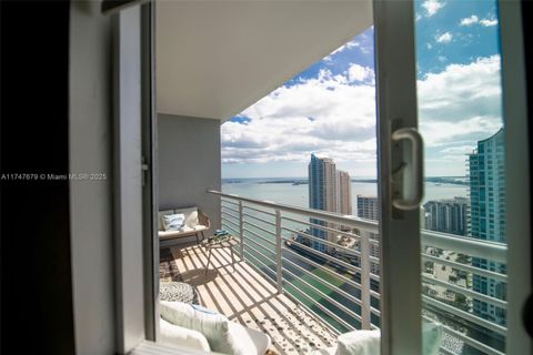 325 S Biscayne Blvd 4115 Miami FL 33131