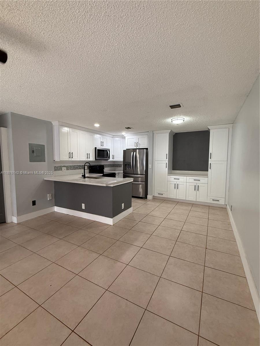 CORAL SPRINGS VILLAS COND - Residential Lease