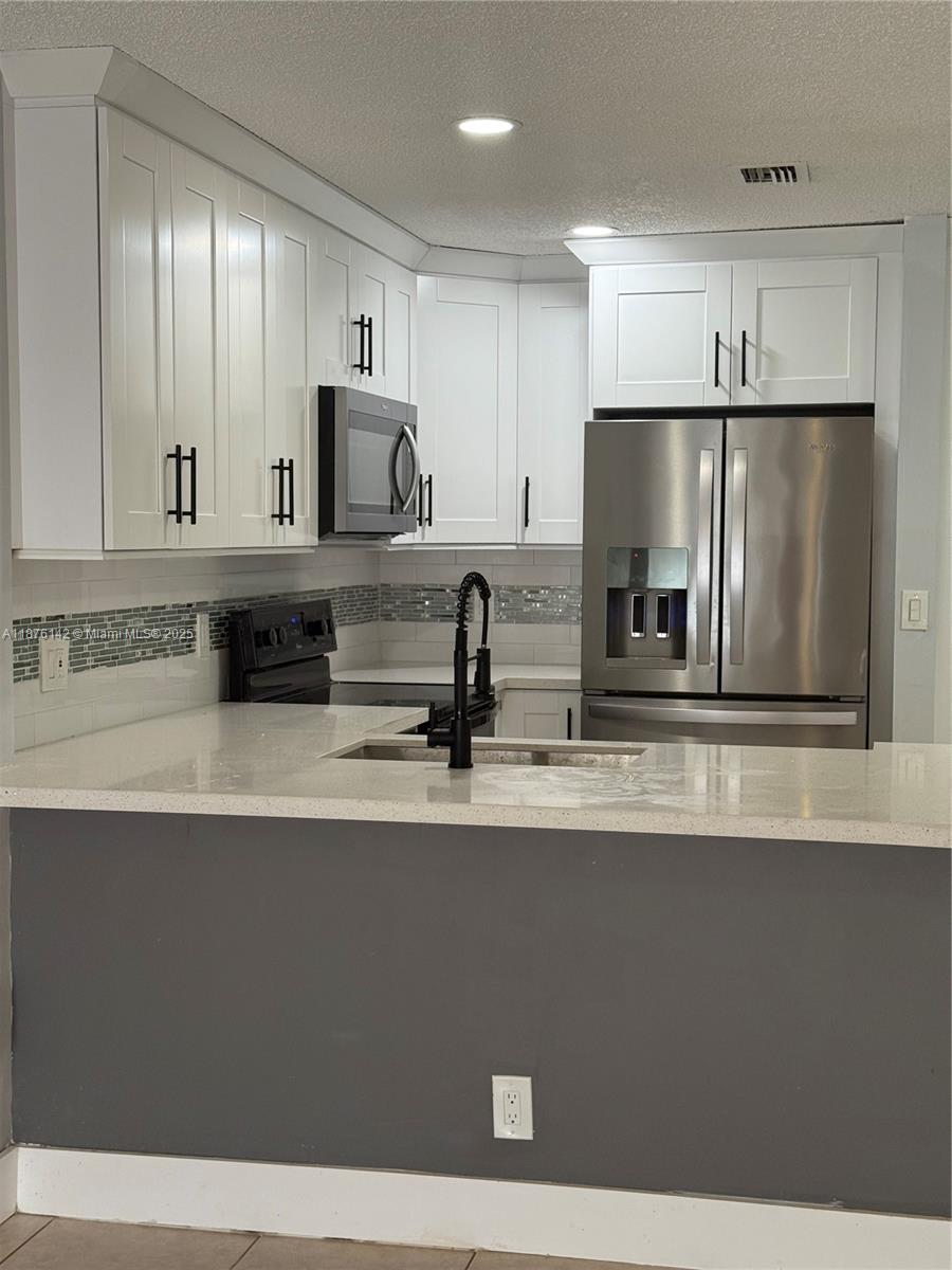 CORAL SPRINGS VILLAS COND - Residential Lease