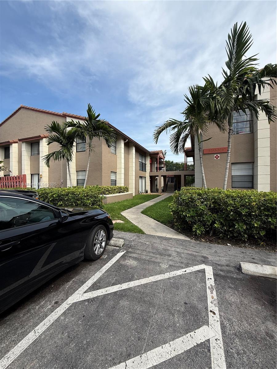 CORAL SPRINGS VILLAS COND - Residential Lease