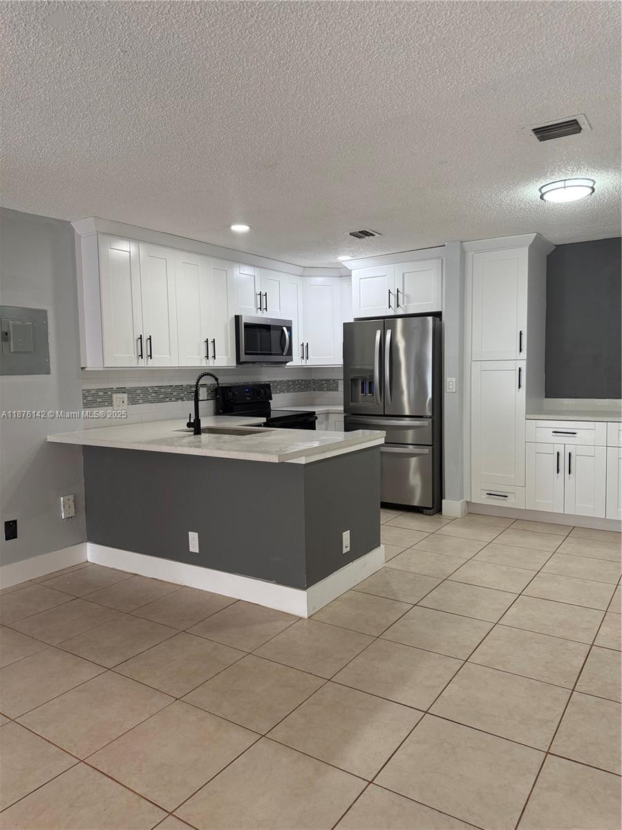 CORAL SPRINGS VILLAS COND - Residential Lease