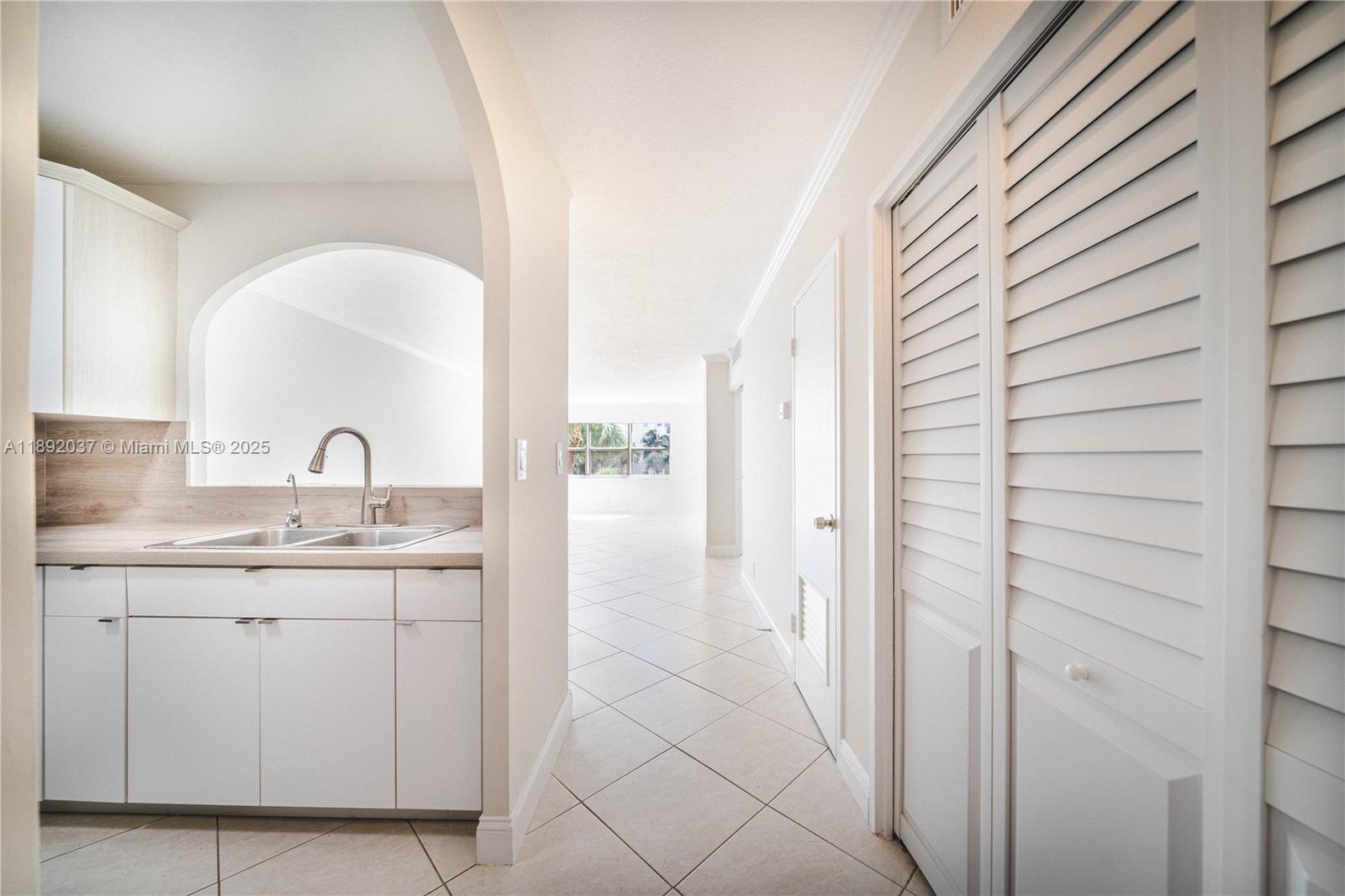HORIZON HOUSE CONDO - Residential