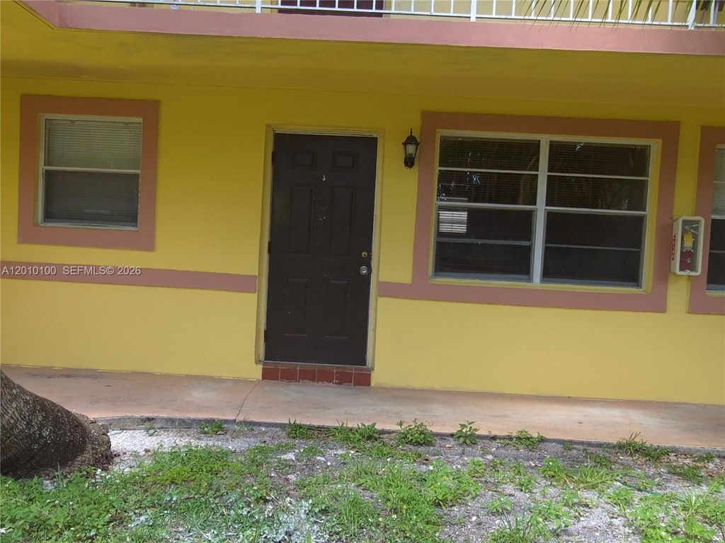 Photo of 1826 Cleveland St #3, Hollywood, FL 33020 (MLS # A12010100)