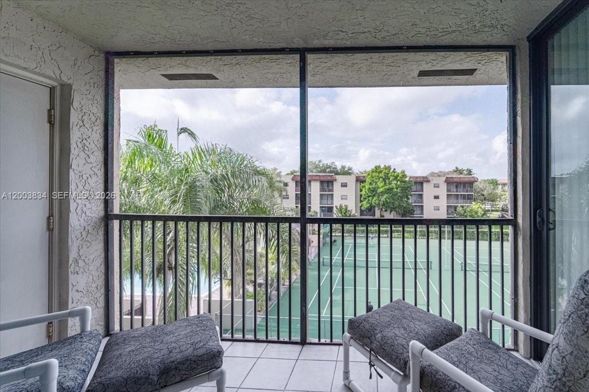 PLANTATION RACQUET CLUB - Residential