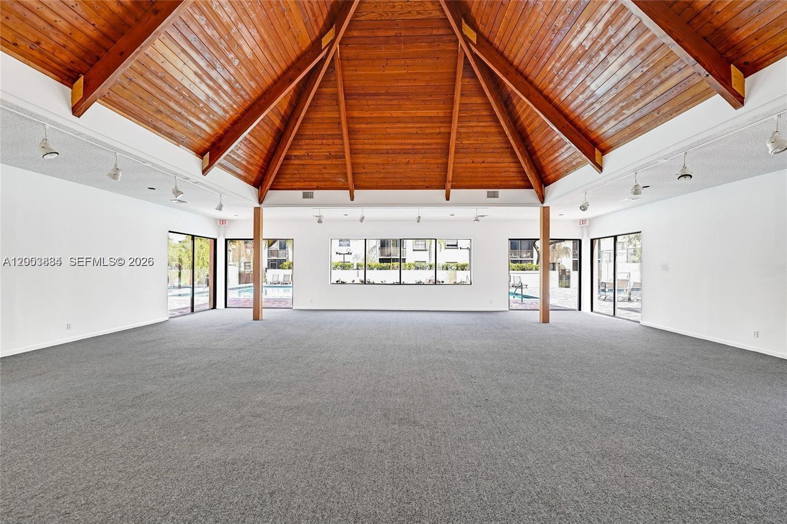 PLANTATION RACQUET CLUB - Residential