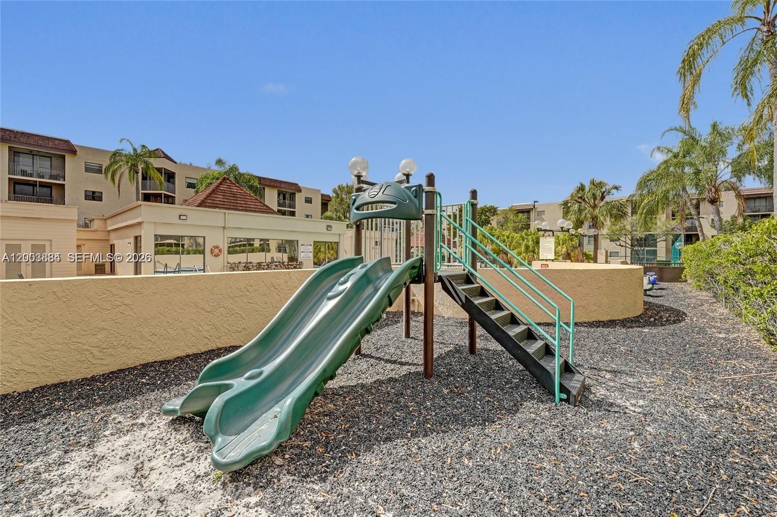 PLANTATION RACQUET CLUB - Residential