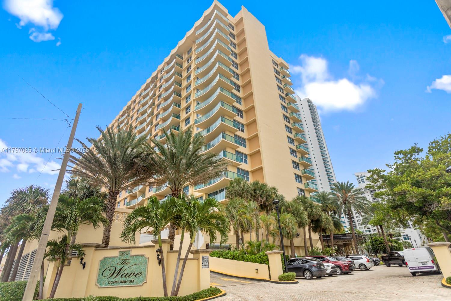 WAVE CONDO - Residential