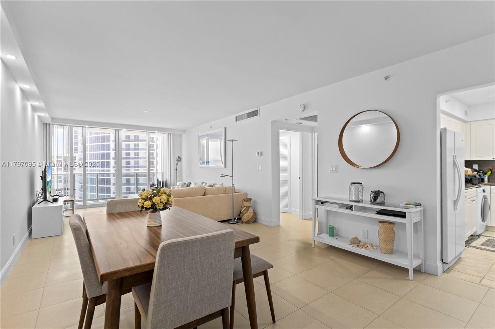WAVE CONDO - Residential