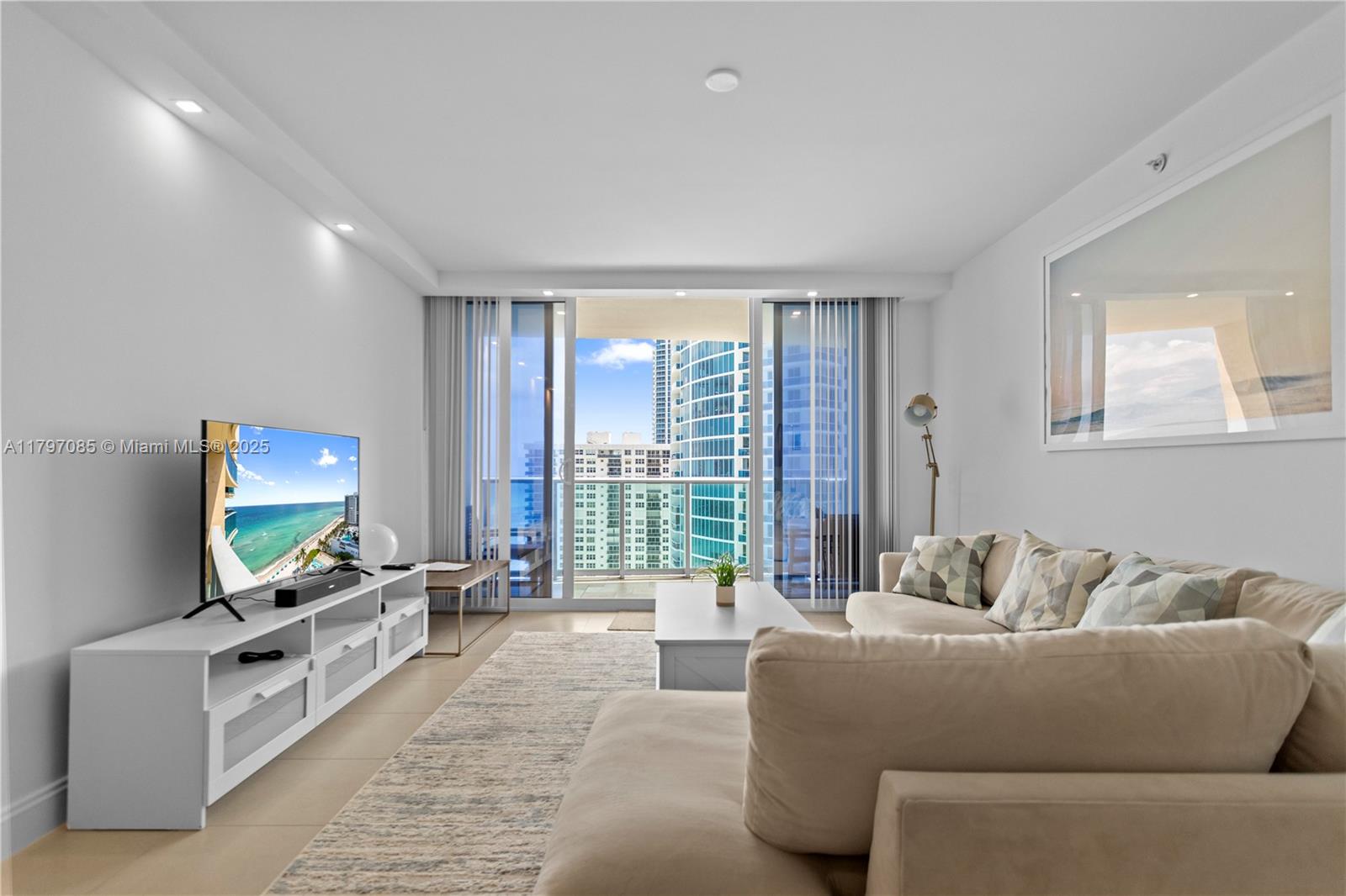 WAVE CONDO - Residential