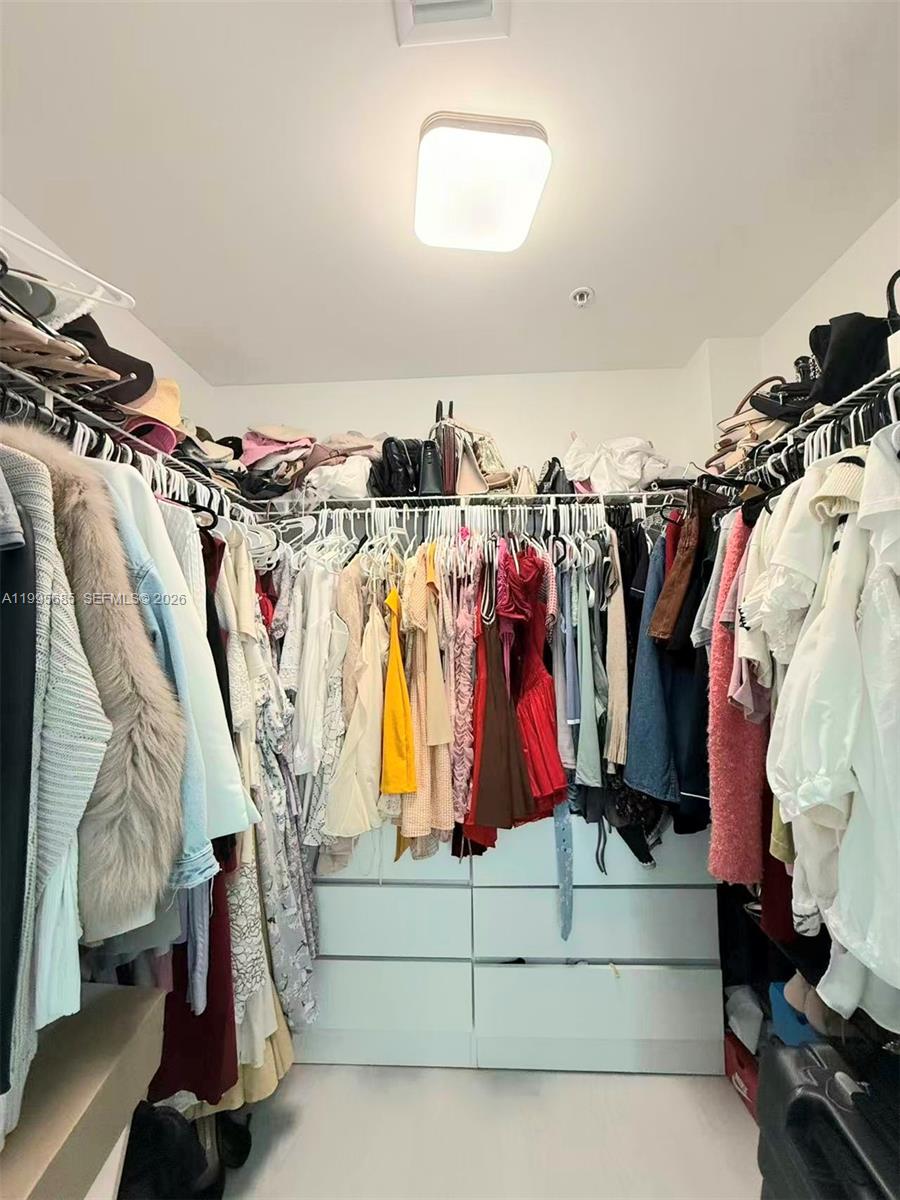 VIZCAYNE NORTH CONDO - Residential