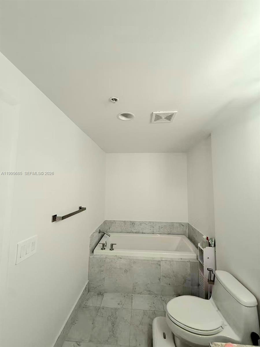 VIZCAYNE NORTH CONDO - Residential