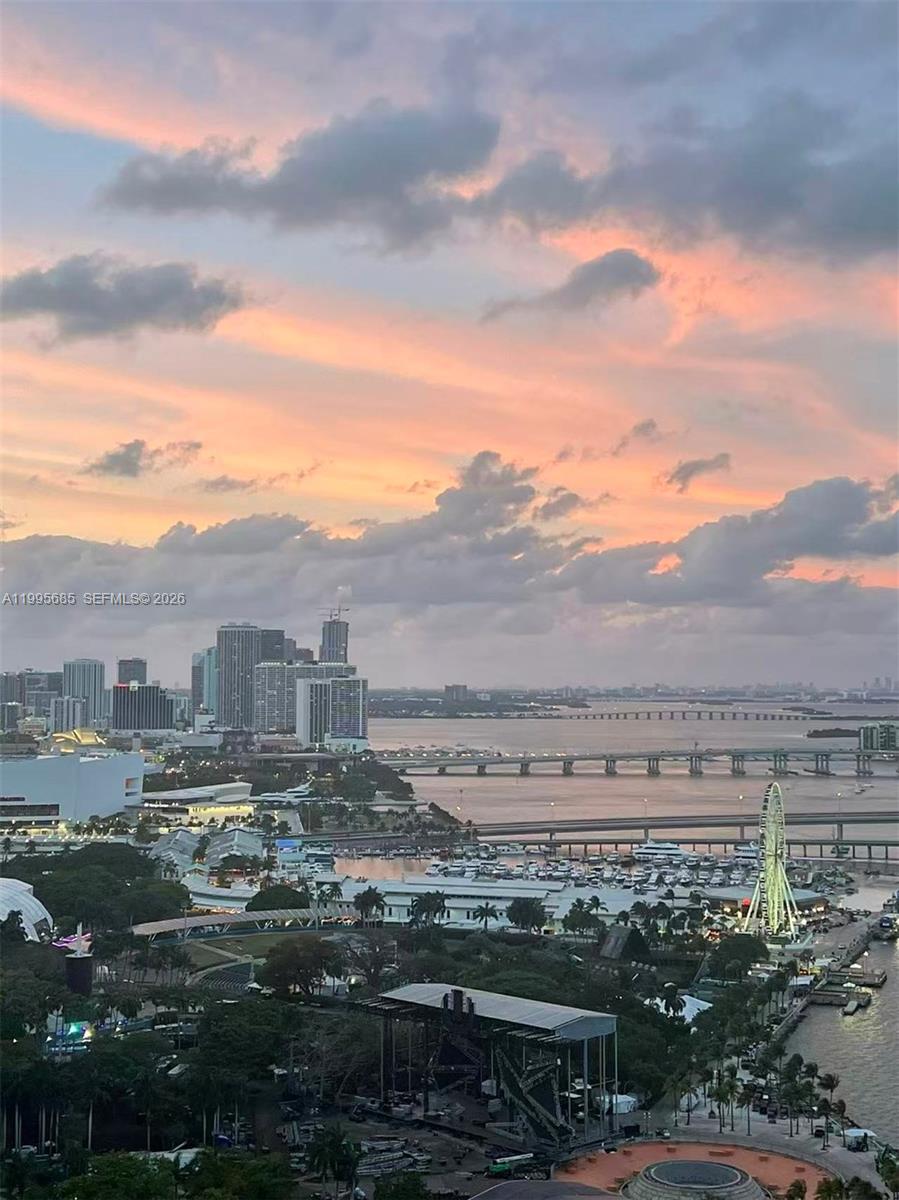 VIZCAYNE NORTH CONDO - Residential