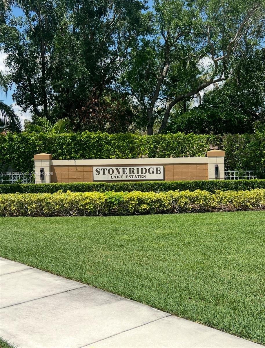 STONERIDGE LAKE ESTATES P - Residential