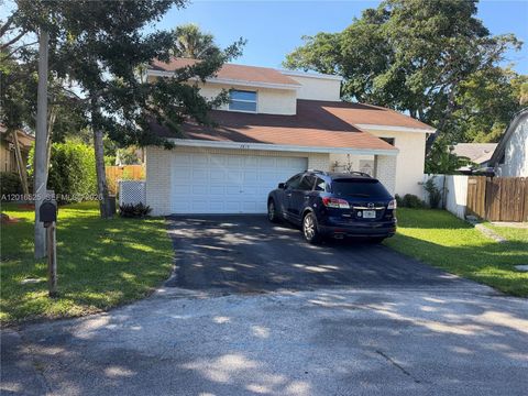 Photo of 3814 NW 73rd Way, Coral Springs, FL 33065 (MLS # A12016525)