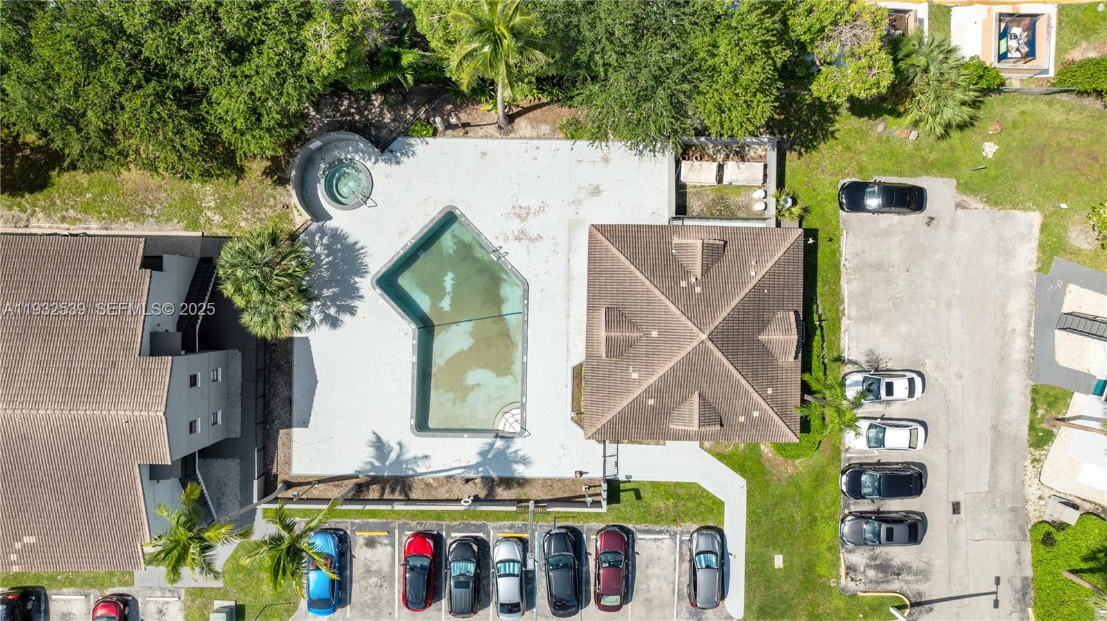 VILLA BELLINI CONDO - Residential