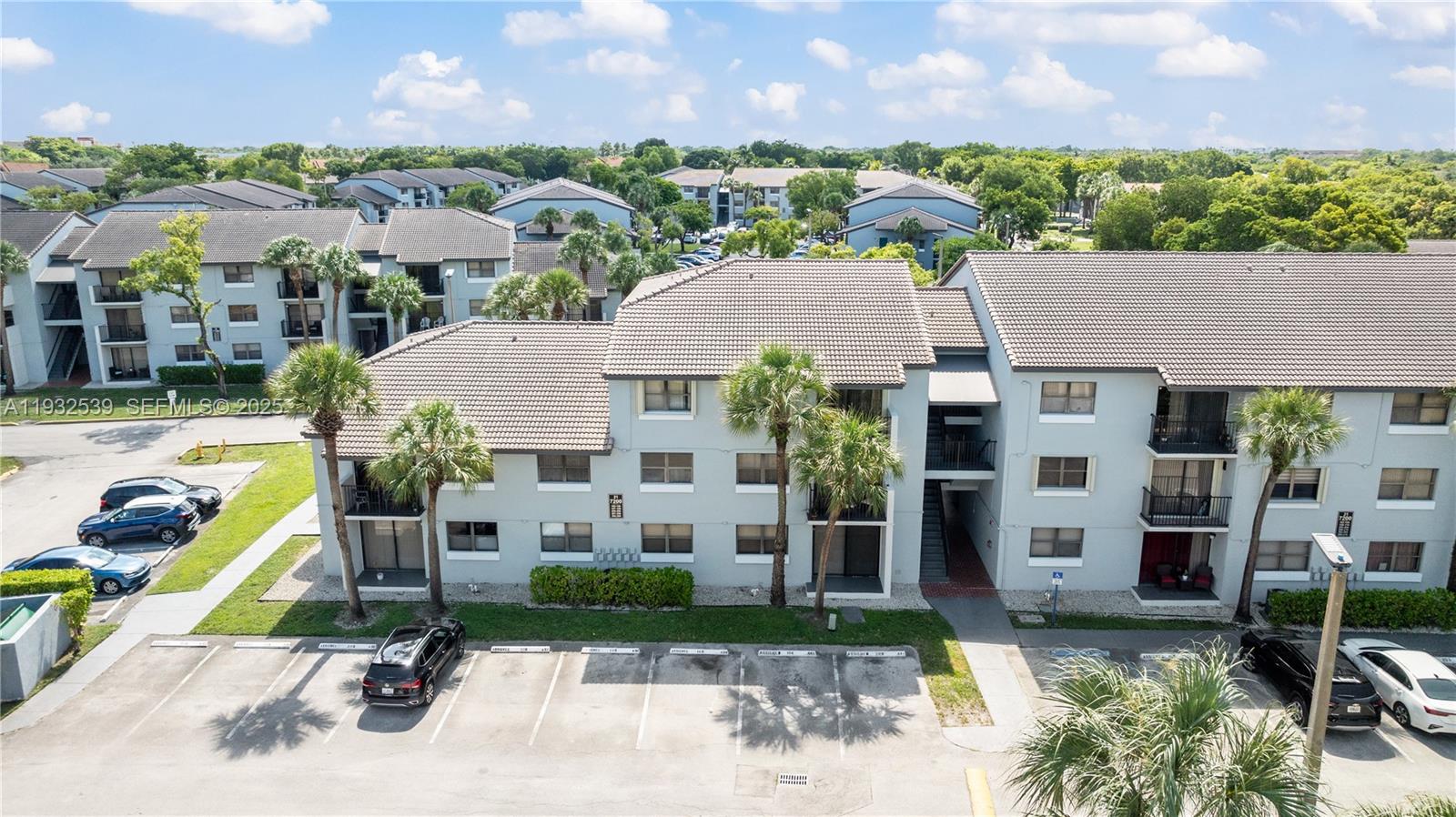 VILLA BELLINI CONDO - Residential