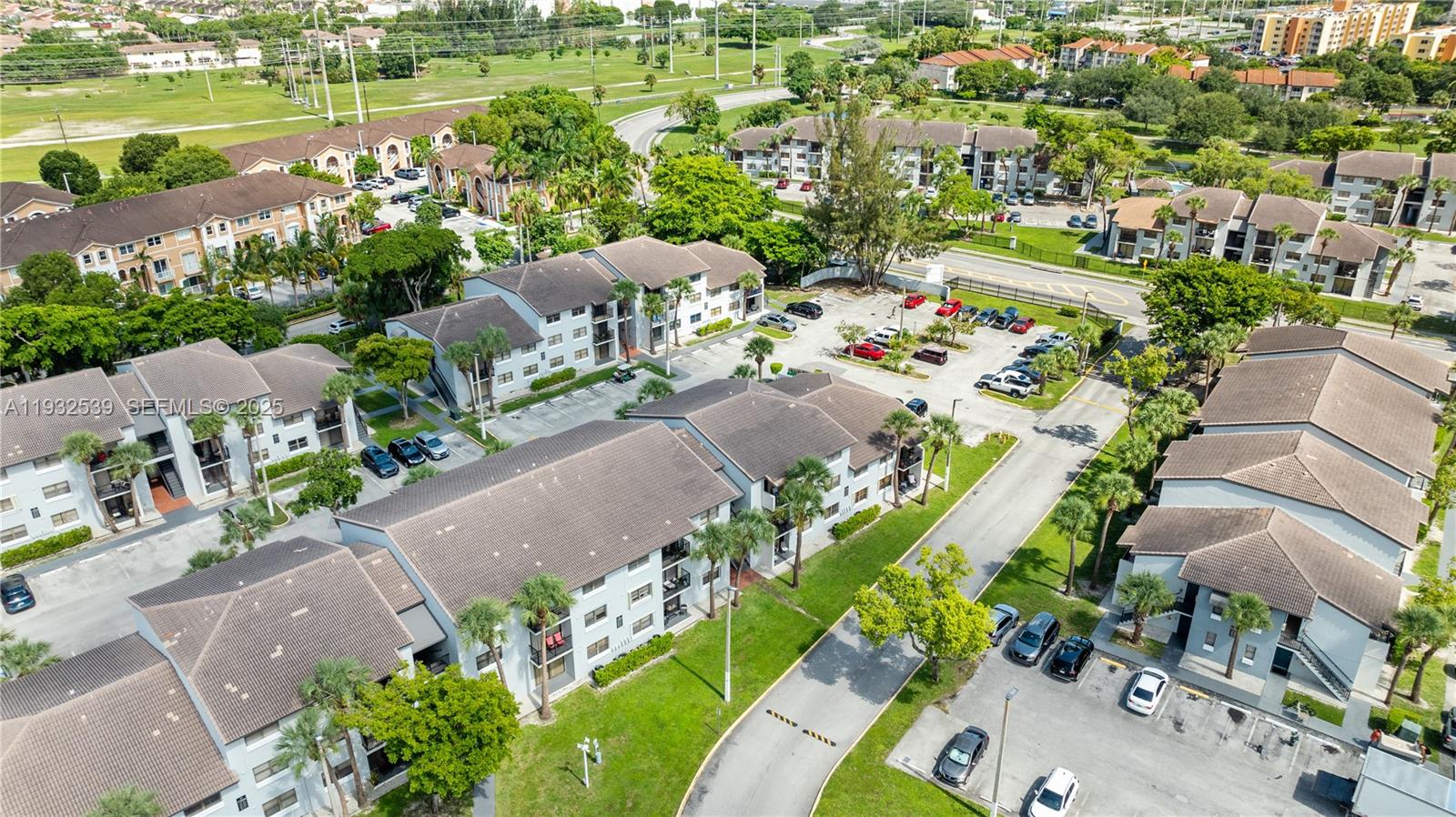 VILLA BELLINI CONDO - Residential