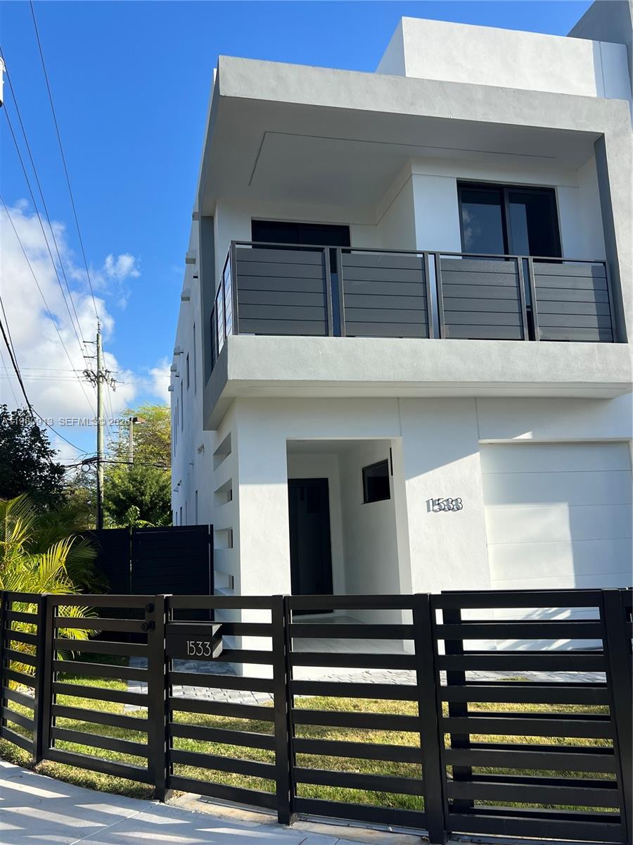 EAST SHENANDOAH - Residential