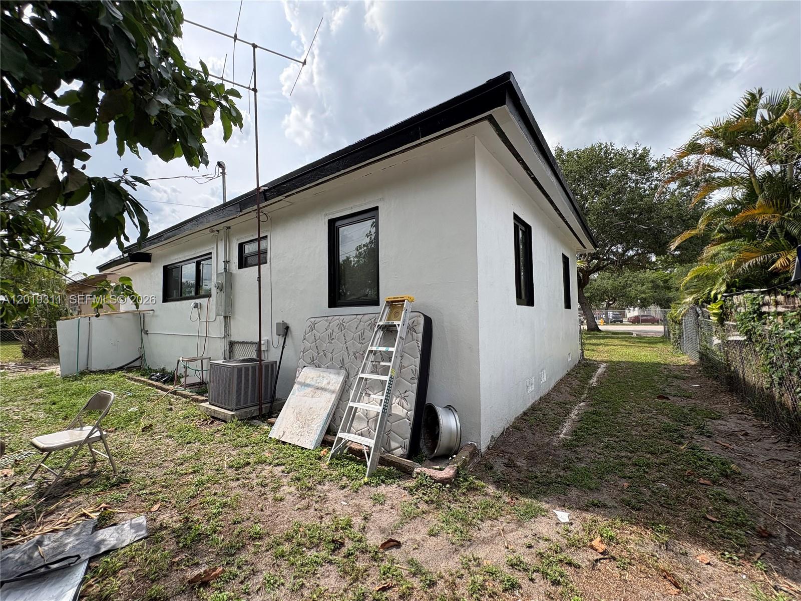 BREEZY HEIGHTS 1ST ADDN - Residential