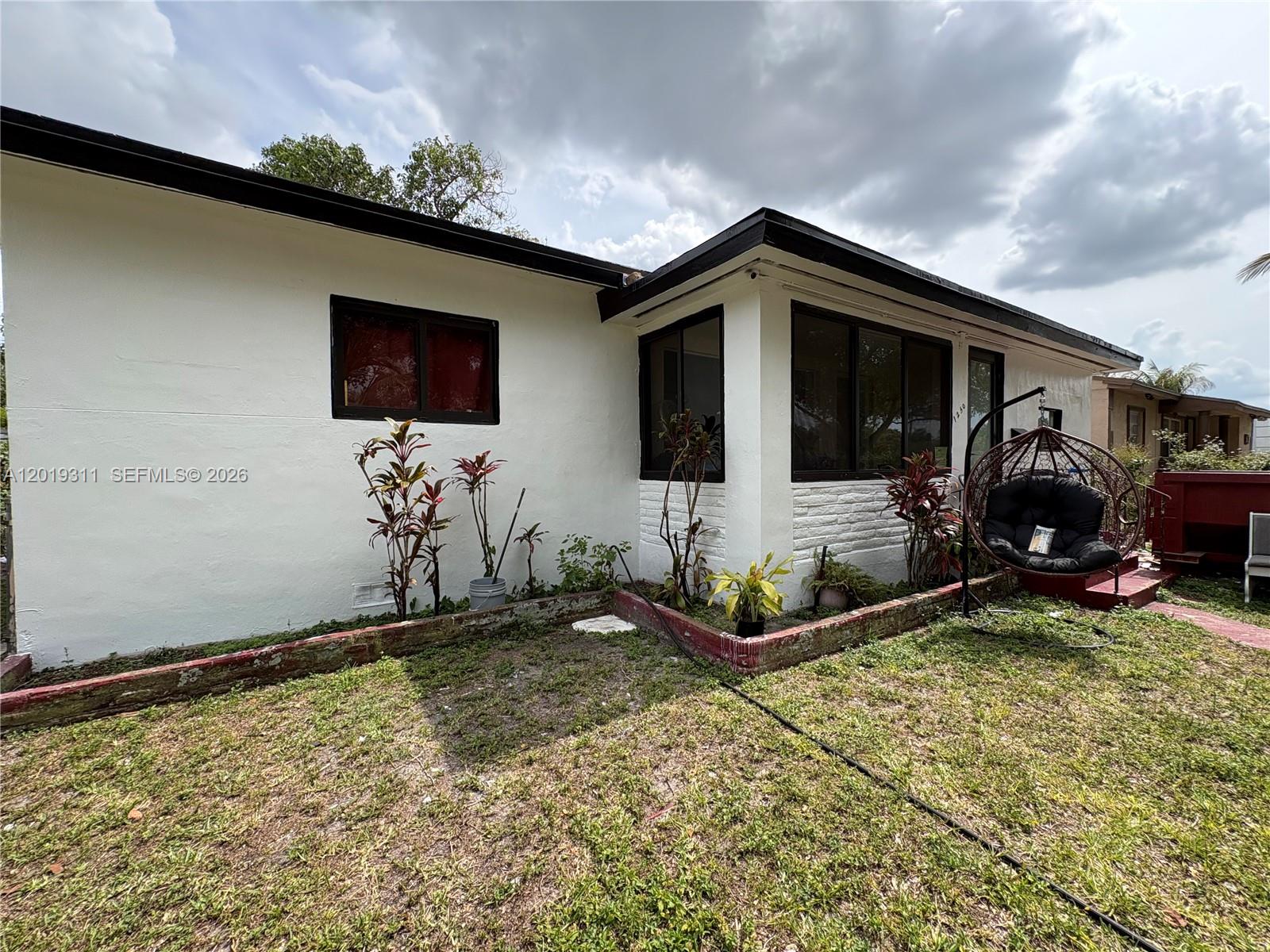 BREEZY HEIGHTS 1ST ADDN - Residential