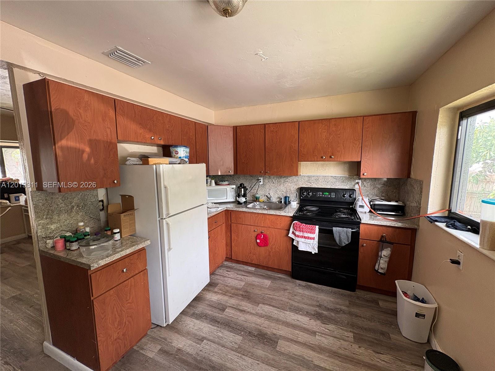 BREEZY HEIGHTS 1ST ADDN - Residential