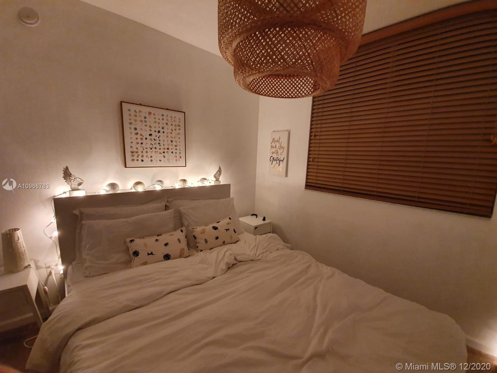 VENTURE AT AVENTURA WEST - Residential Lease