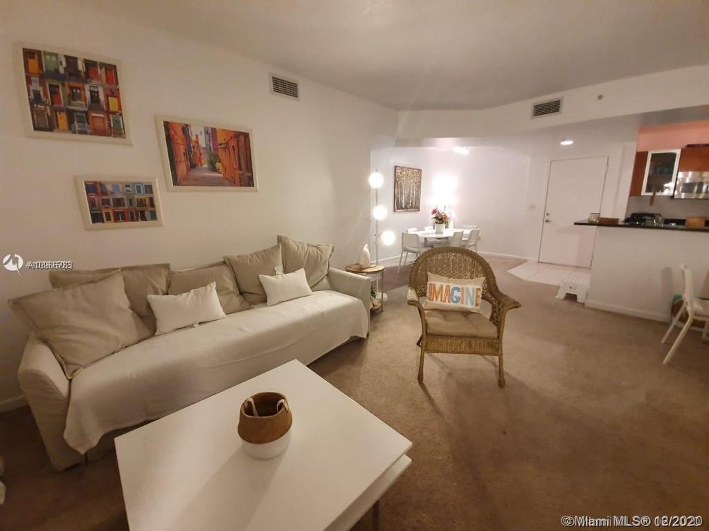 VENTURE AT AVENTURA WEST - Residential Lease