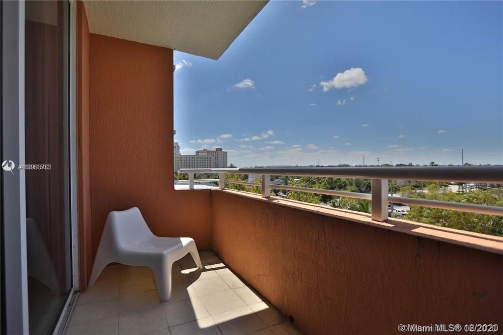 VENTURE AT AVENTURA WEST - Residential Lease