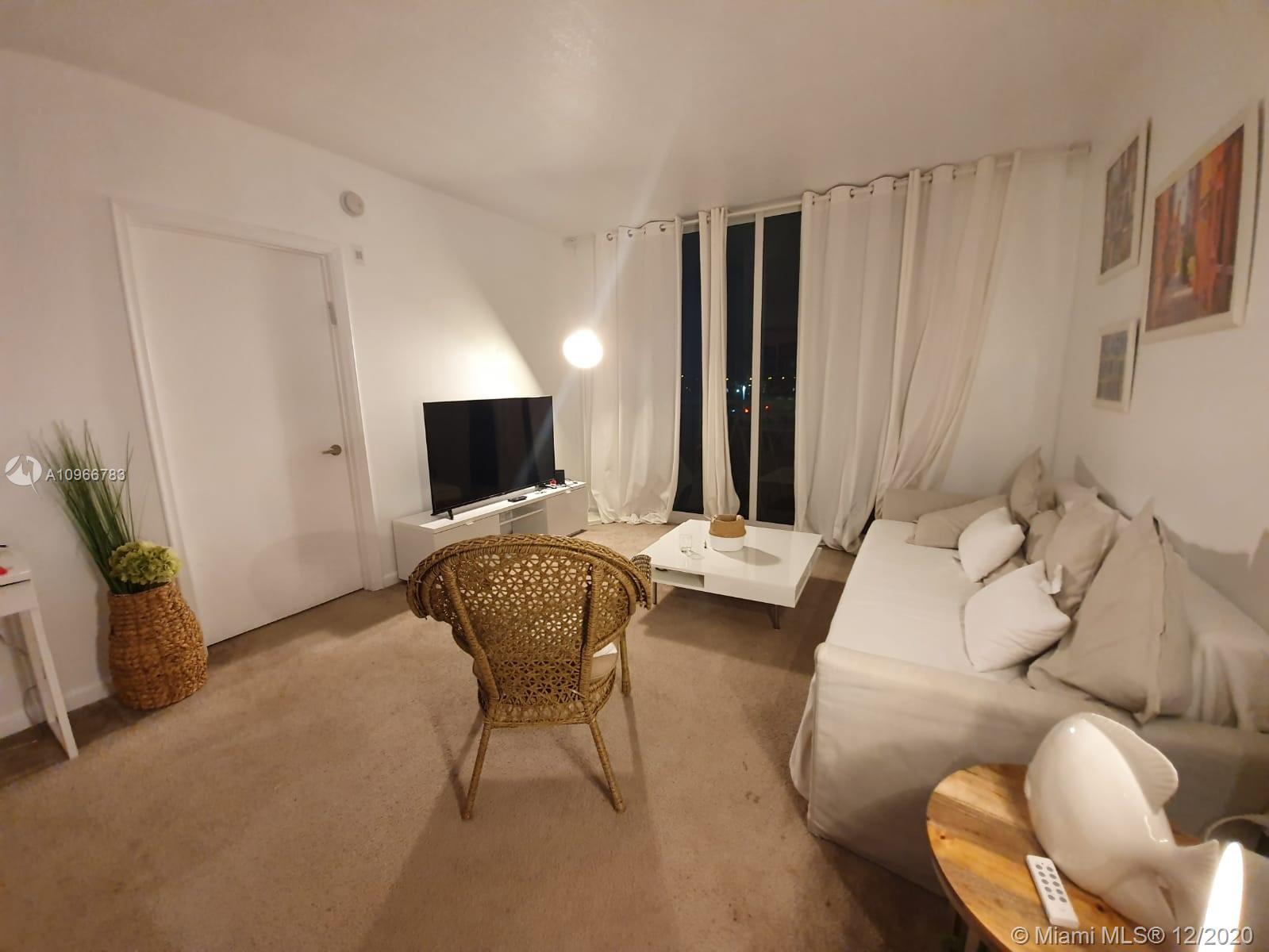 VENTURE AT AVENTURA WEST - Residential Lease