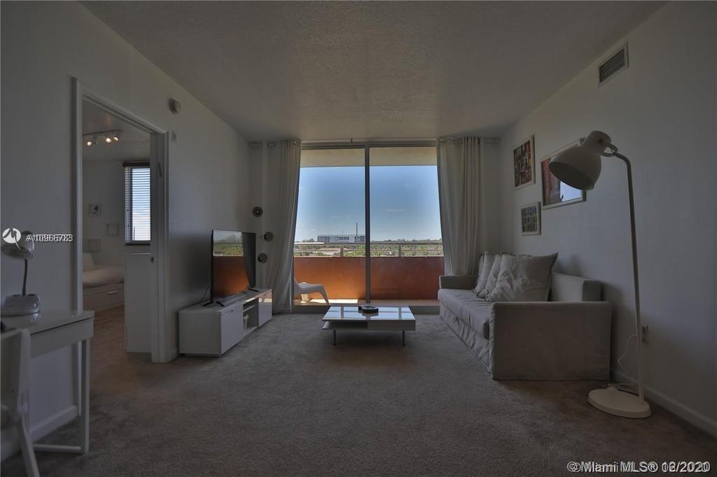 VENTURE AT AVENTURA WEST - Residential Lease