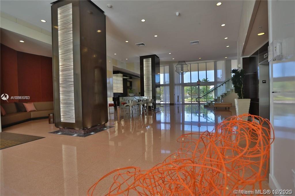 VENTURE AT AVENTURA WEST - Residential Lease