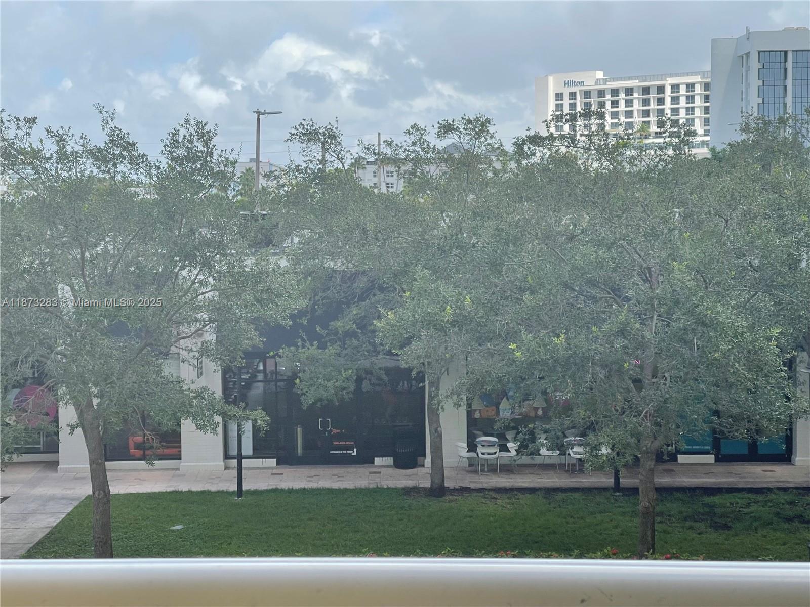 VENTURE AT AVENTURA WEST - Residential