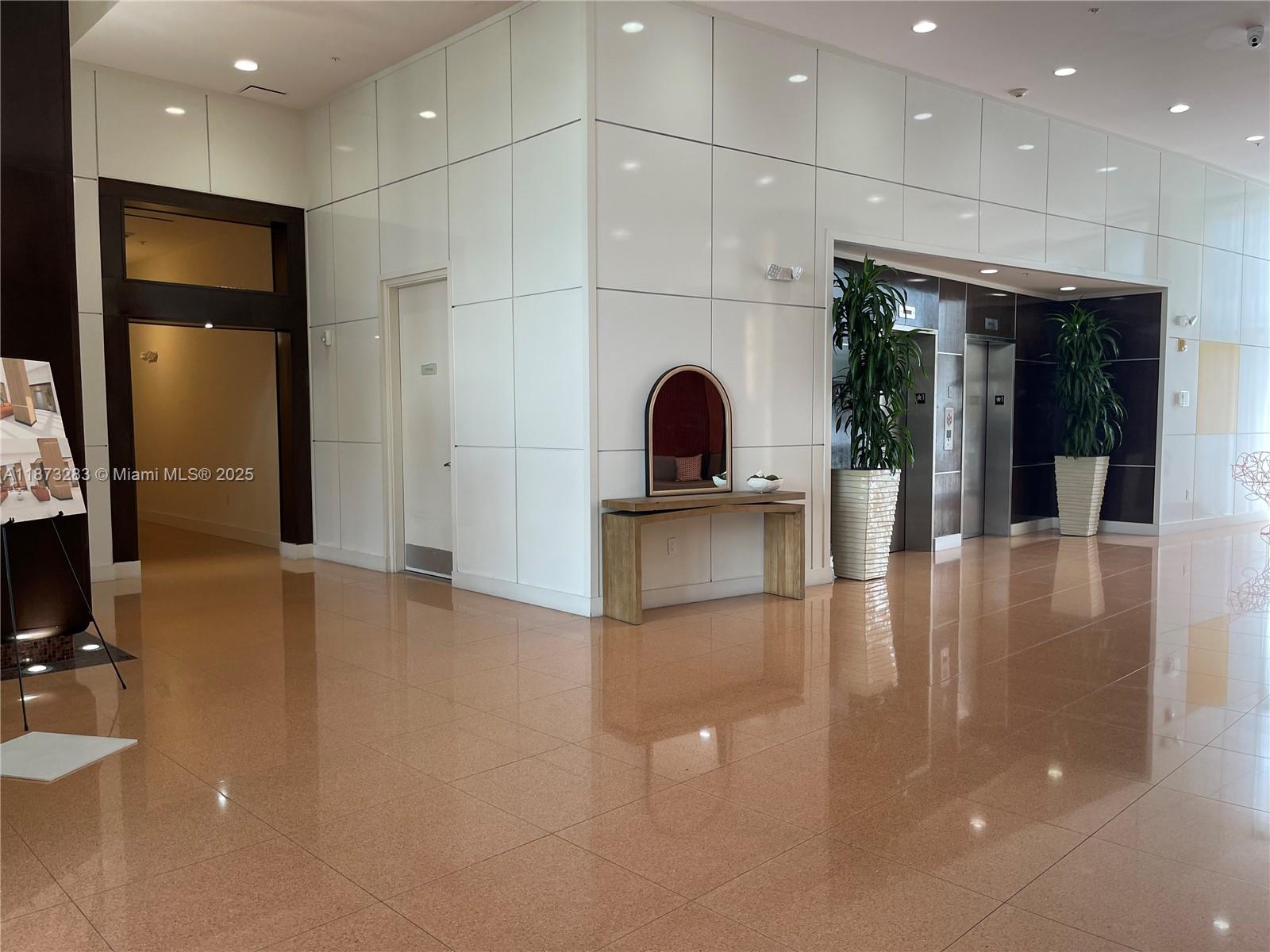 VENTURE AT AVENTURA WEST - Residential