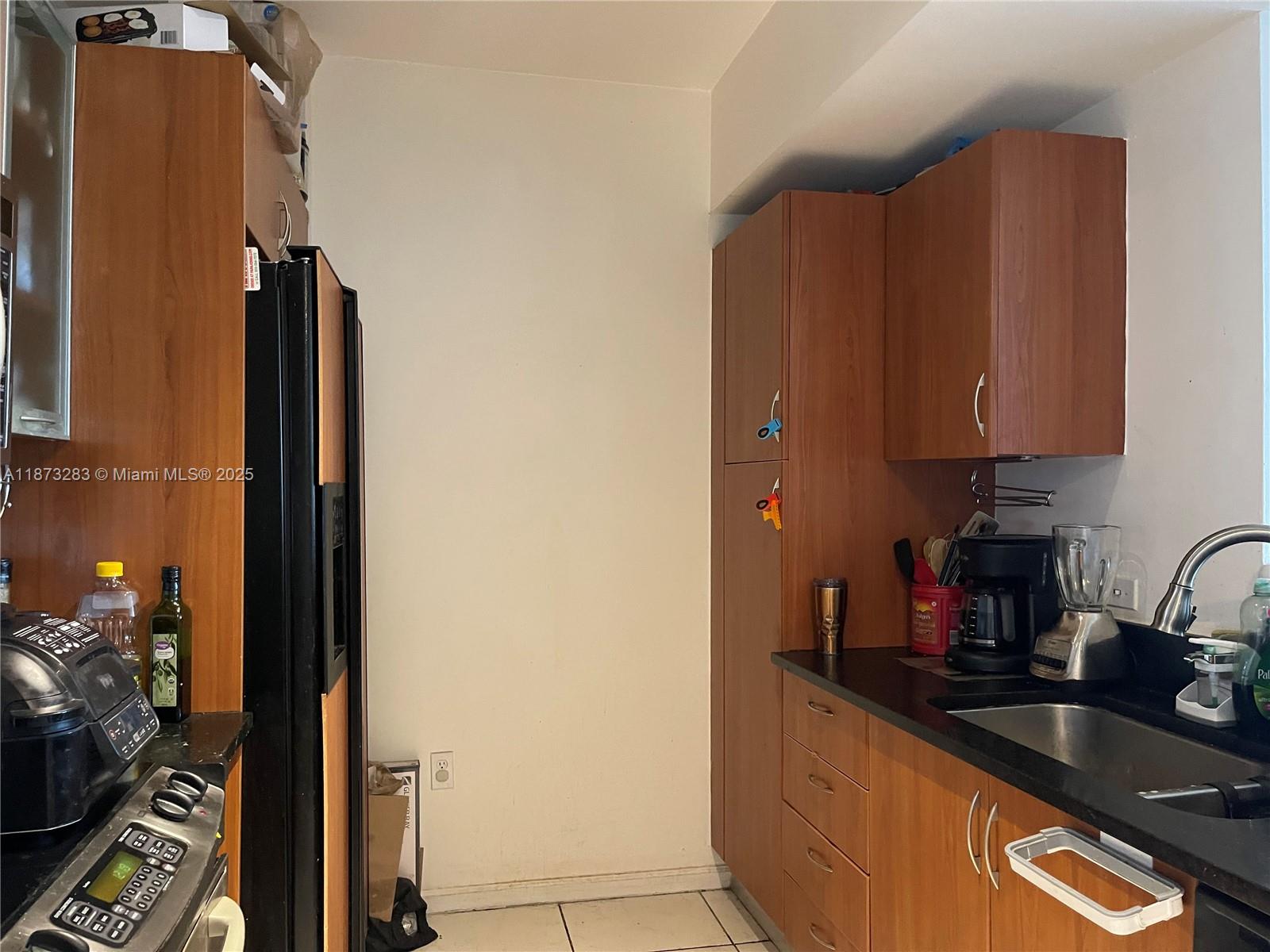 VENTURE AT AVENTURA WEST - Residential