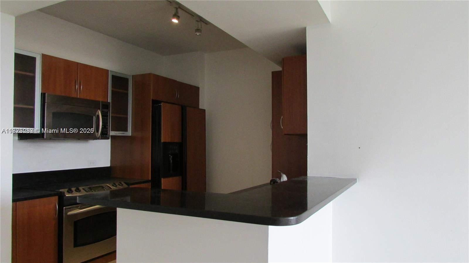 VENTURE AT AVENTURA WEST - Residential