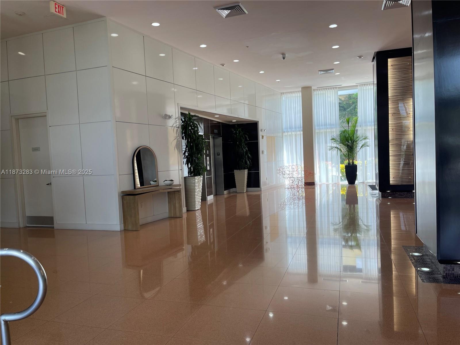 VENTURE AT AVENTURA WEST - Residential