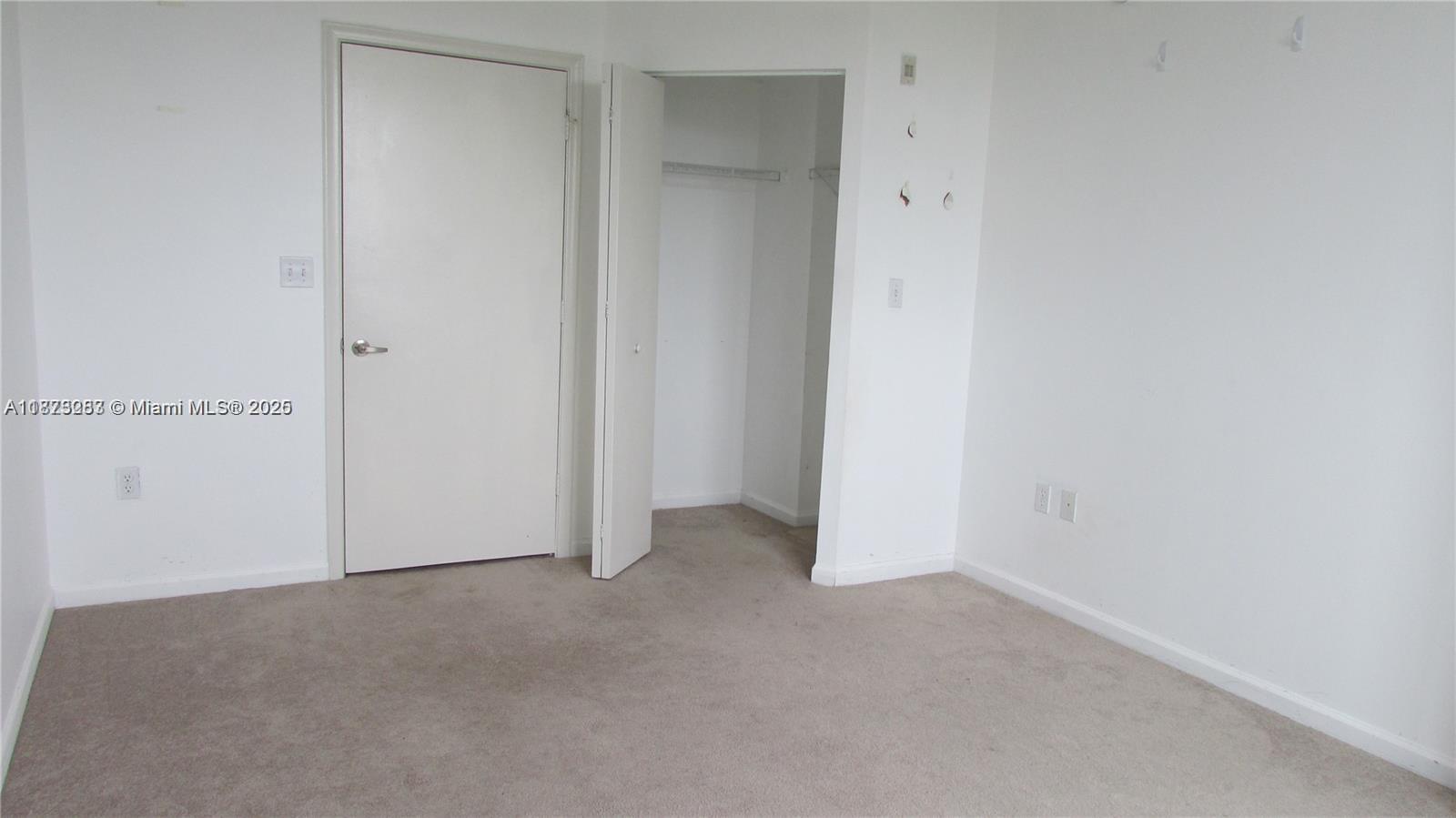 VENTURE AT AVENTURA WEST - Residential