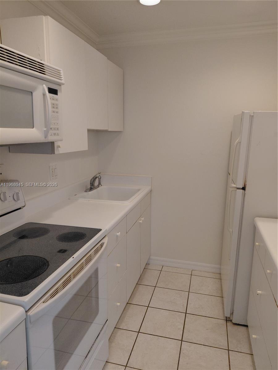 731 Hummingbird Way 10